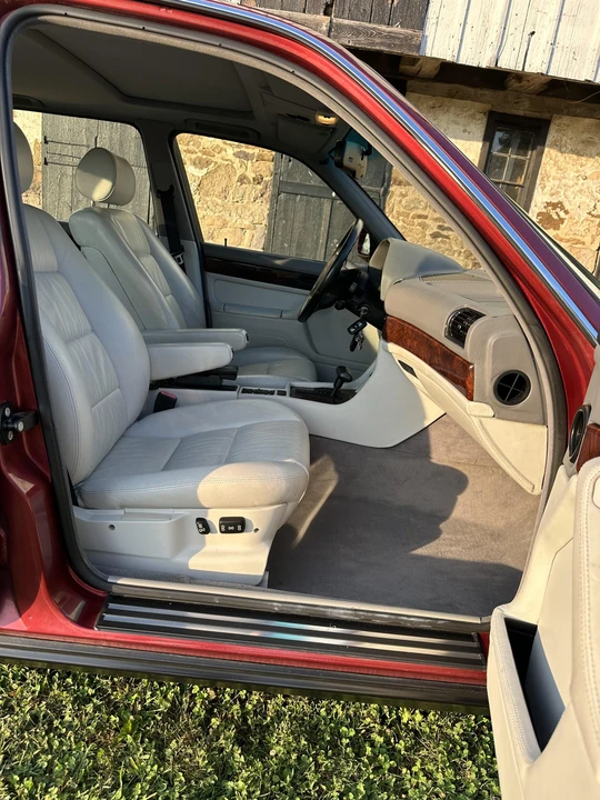 1991 BMW E32 7 Series - Image 27 of 31