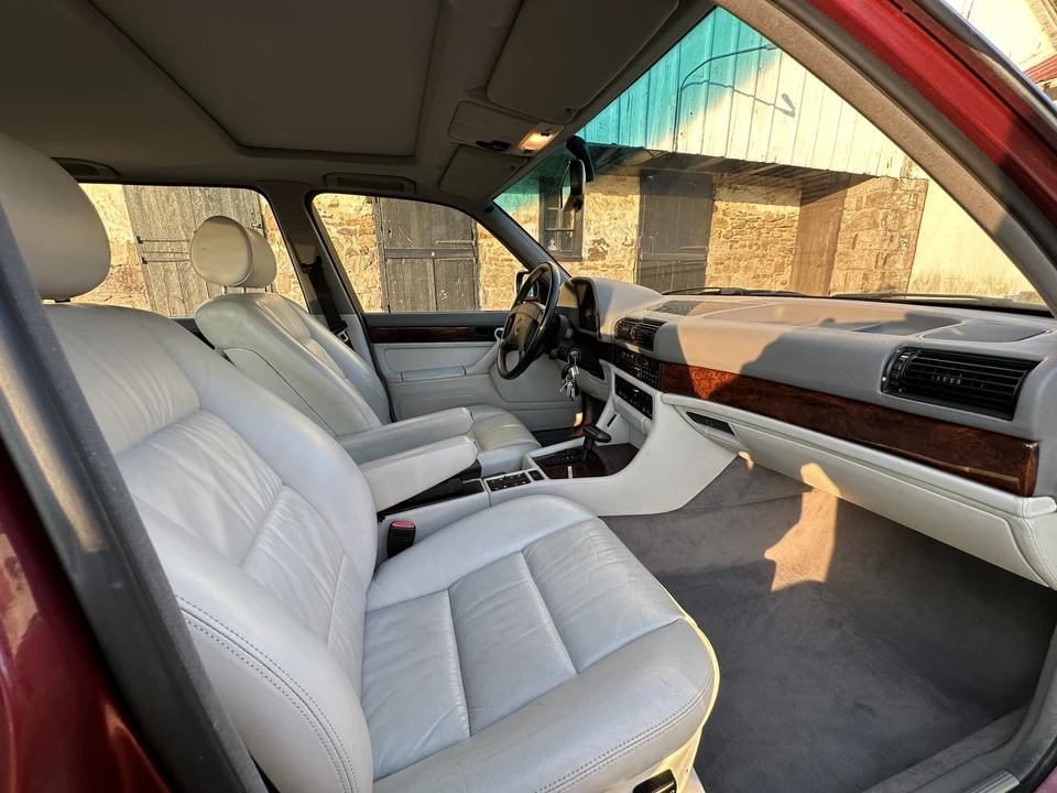 1991 BMW E32 7 Series - Image 26 of 31