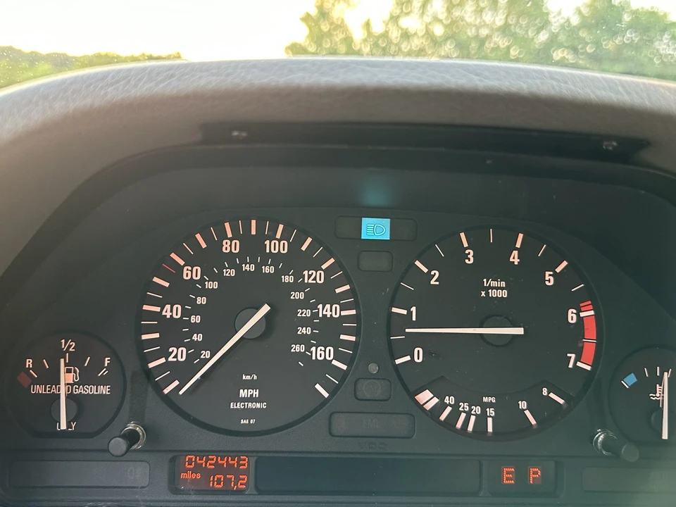 1991 BMW E32 7 Series - Image 25 of 31
