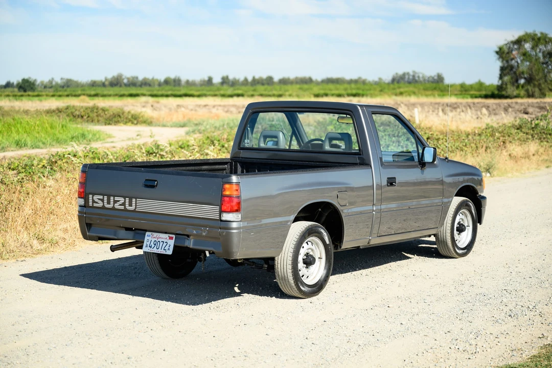 1992 Isuzu - Image 22 of 31