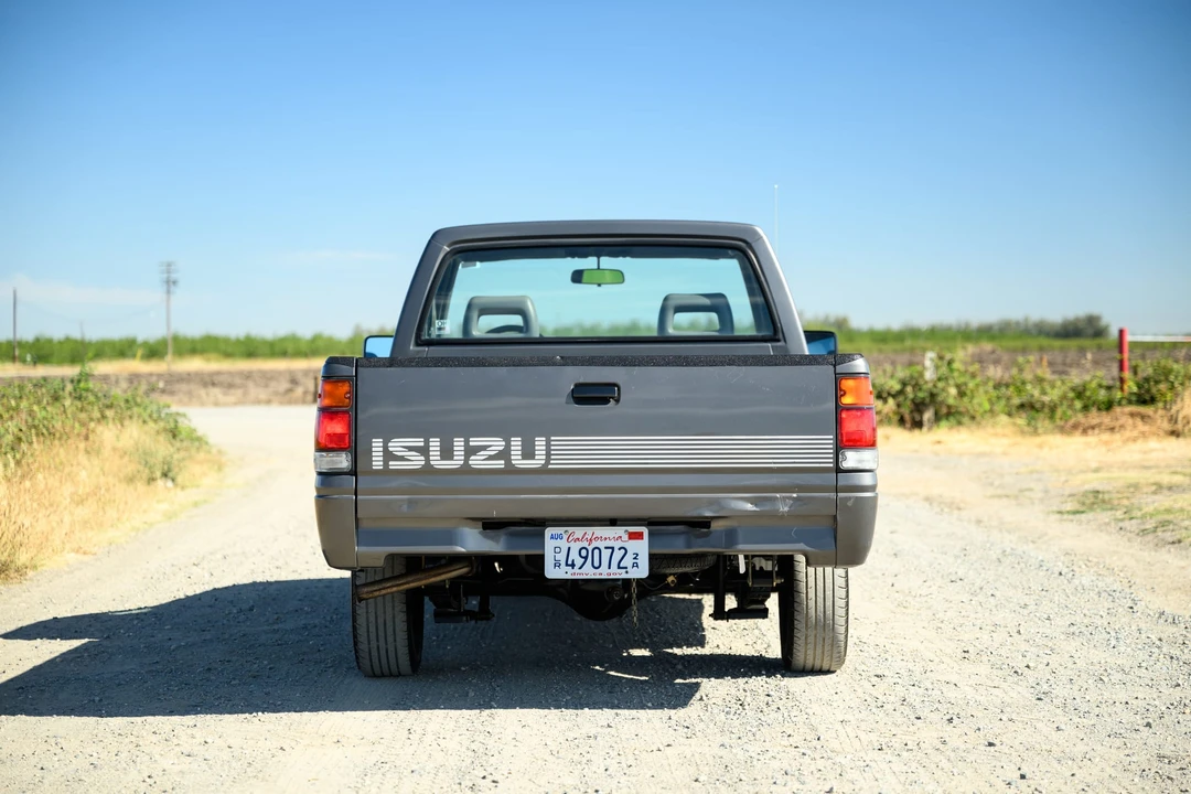 1992 Isuzu - Image 24 of 31