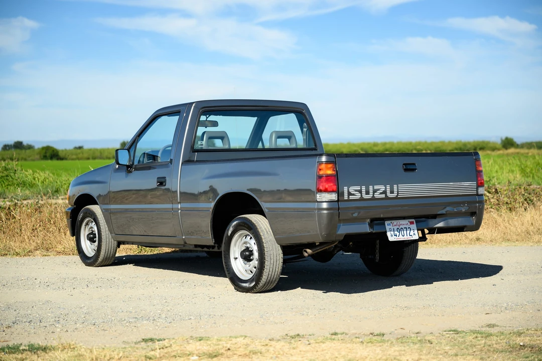 1992 Isuzu - Image 28 of 31