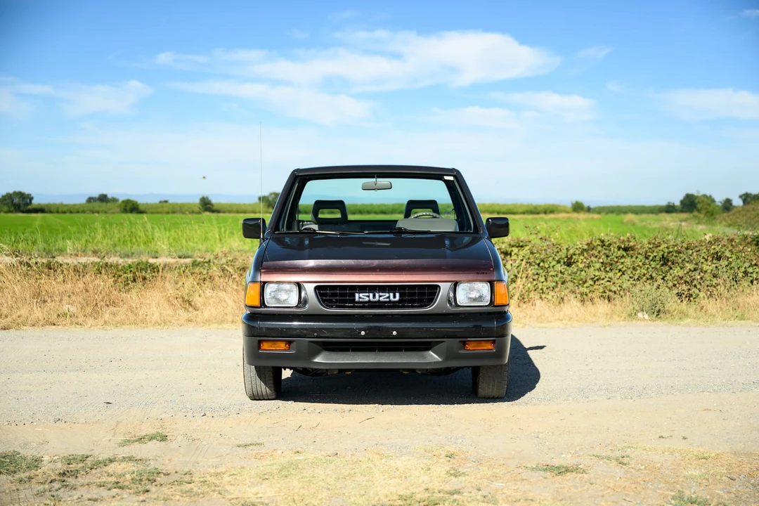 1992 Isuzu - Image 9 of 31