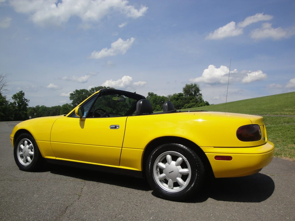 1992 Mazda NA MX-5 Miata - Image 15 of 31