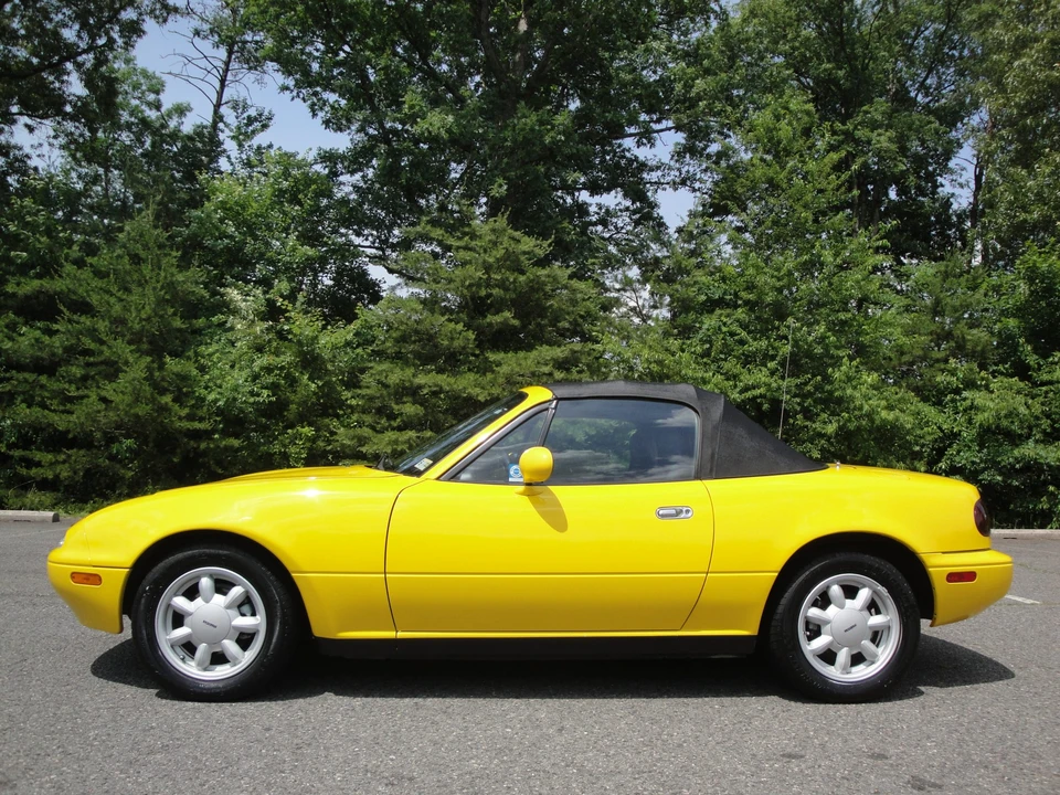 1992 Mazda NA MX-5 Miata - Image 25 of 31