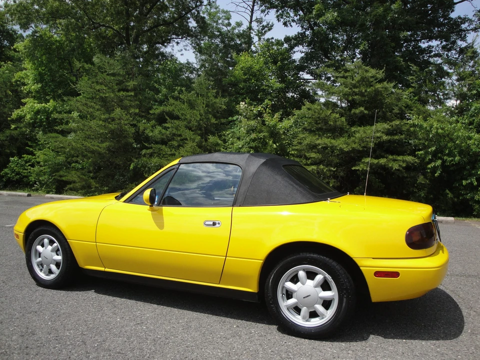 1992 Mazda NA MX-5 Miata - Image 26 of 31
