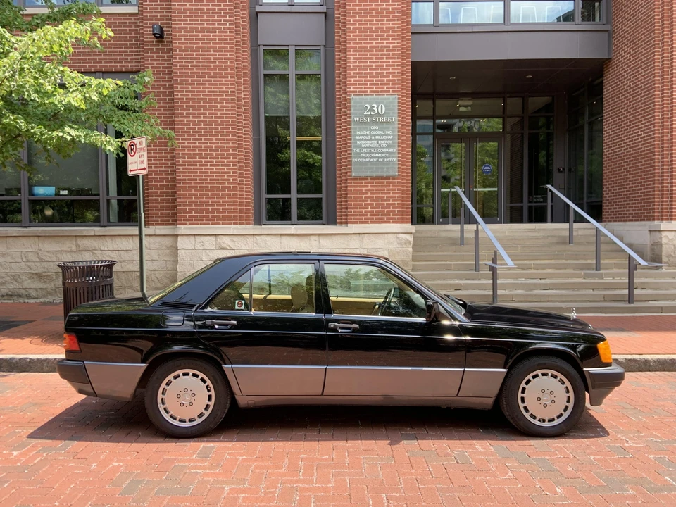 1992 Mercedes-Benz 190E - Image 10 of 31