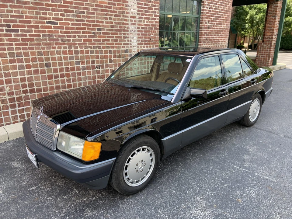 1992 Mercedes-Benz 190E - Image 2 of 31
