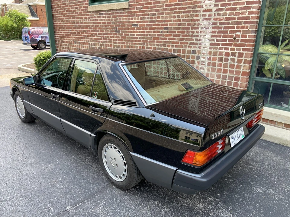 1992 Mercedes-Benz 190E - Image 16 of 31