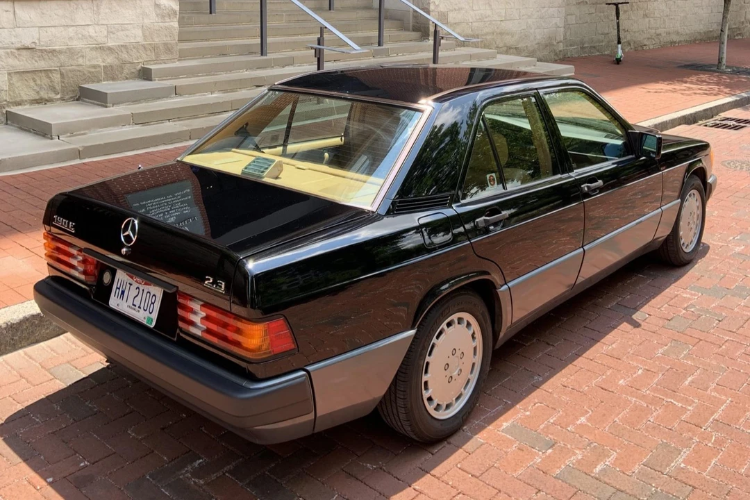 1992 Mercedes-Benz 190E - Image 11 of 31