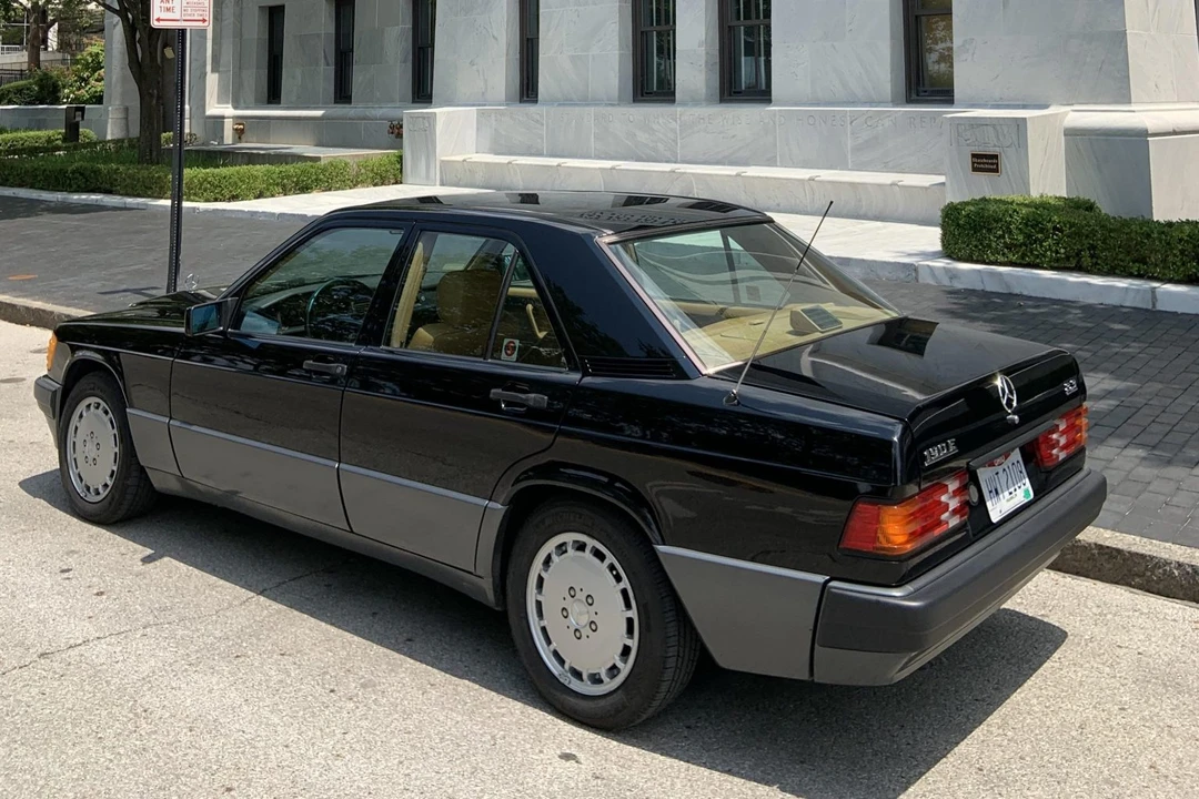 1992 Mercedes-Benz 190E - Image 17 of 31