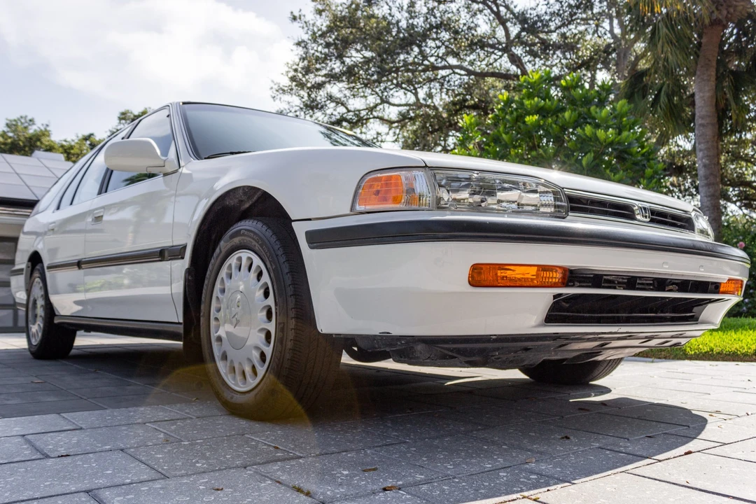 1993 Honda Accord 4th Gen - Image 11 of 31