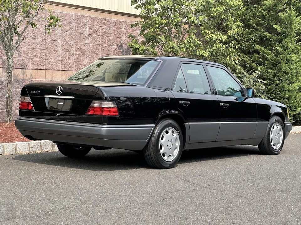 1994 Mercedes-Benz W124 E-Class - Image 18 of 31