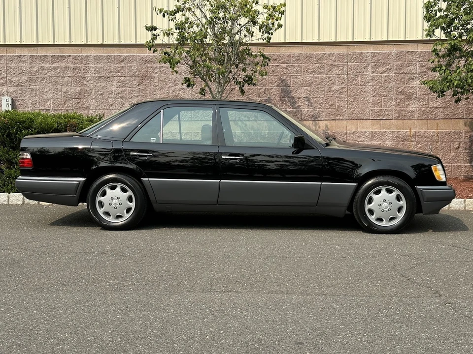 1994 Mercedes-Benz W124 E-Class - Image 16 of 31