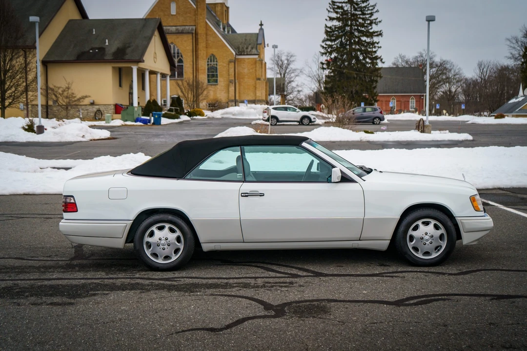 1995 Mercedes-Benz W124 E-Class - Image 13 of 31