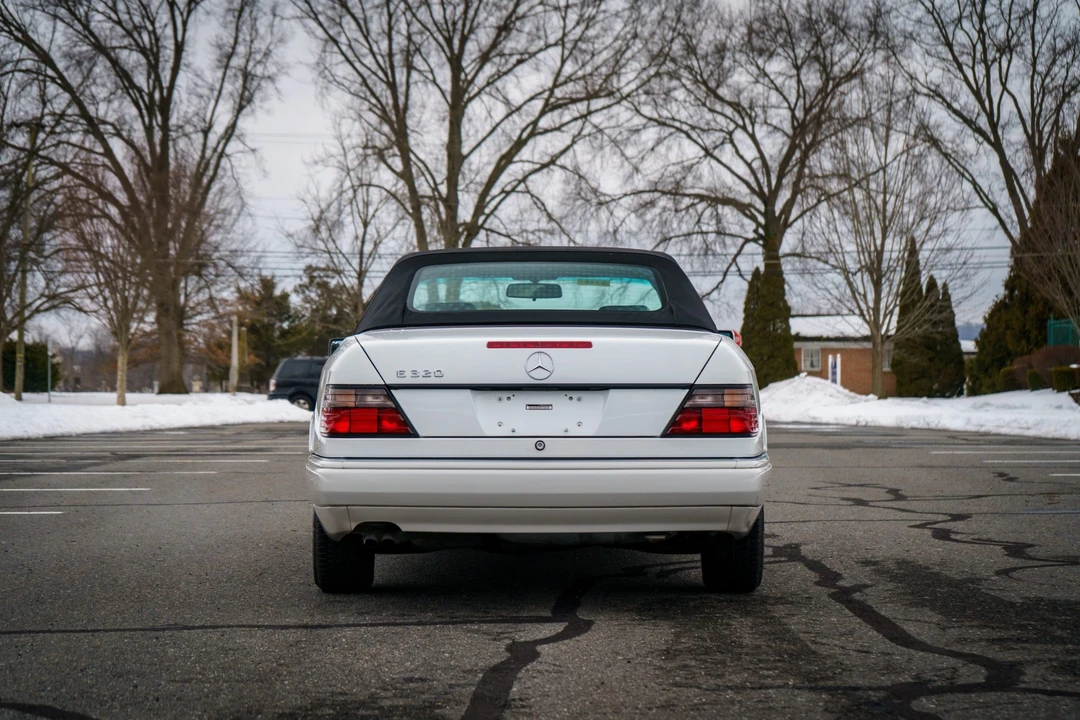 1995 Mercedes-Benz W124 E-Class - Image 8 of 31