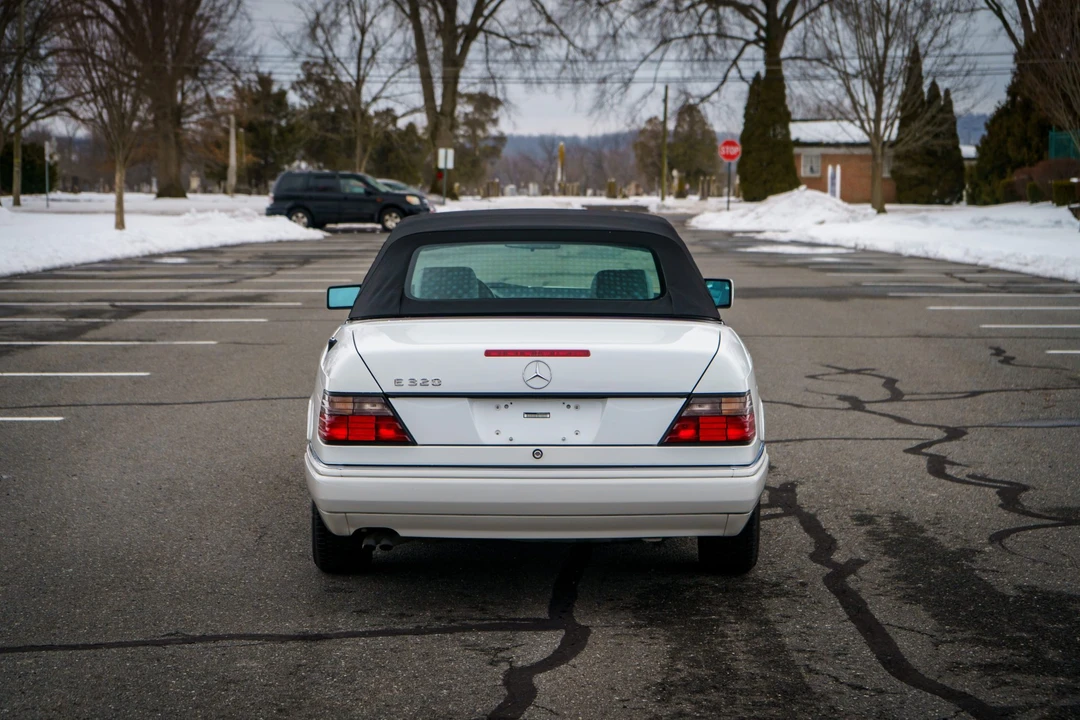 1995 Mercedes-Benz W124 E-Class - Image 9 of 31