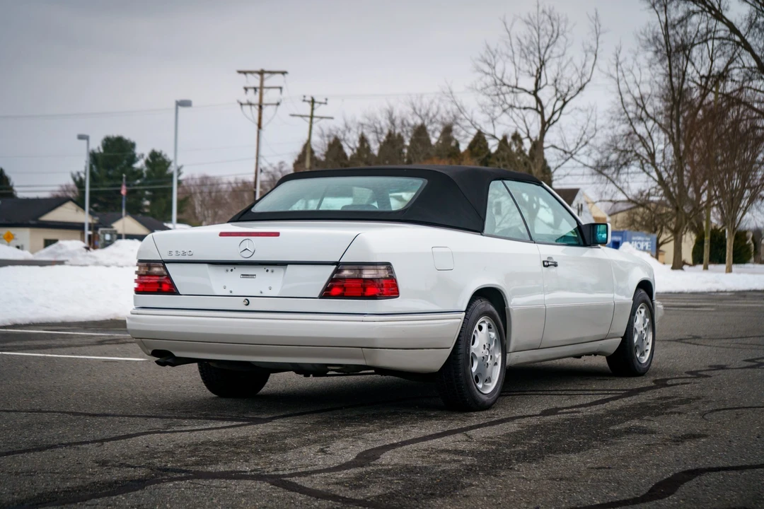 1995 Mercedes-Benz W124 E-Class - Image 10 of 31