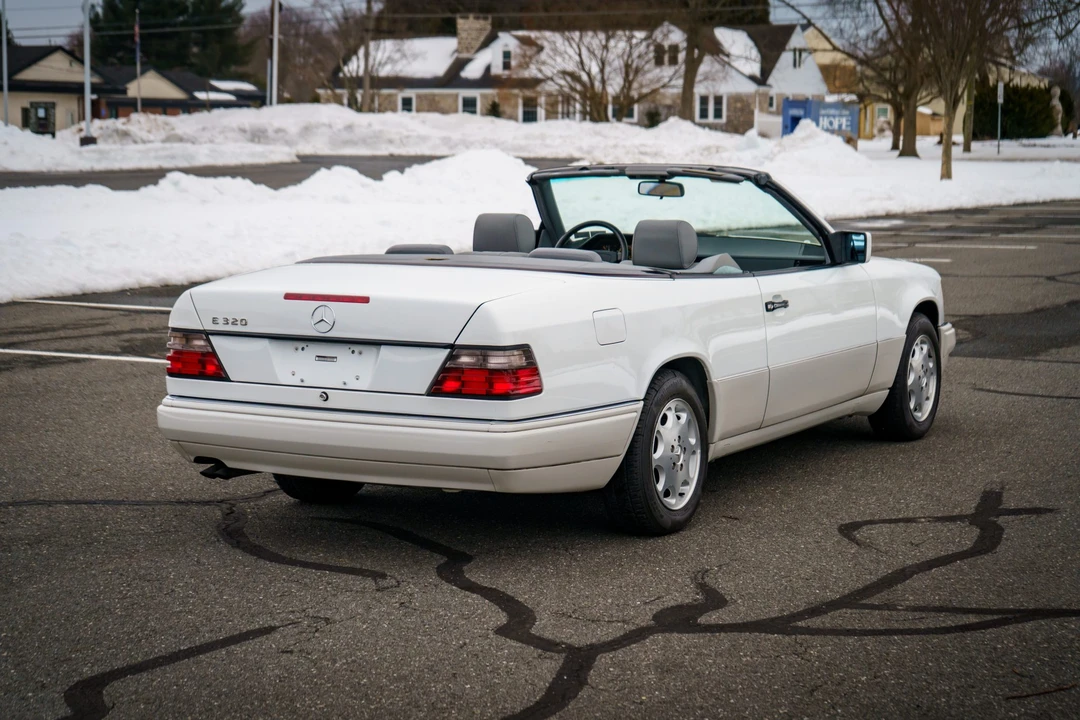 1995 Mercedes-Benz W124 E-Class - Image 26 of 31