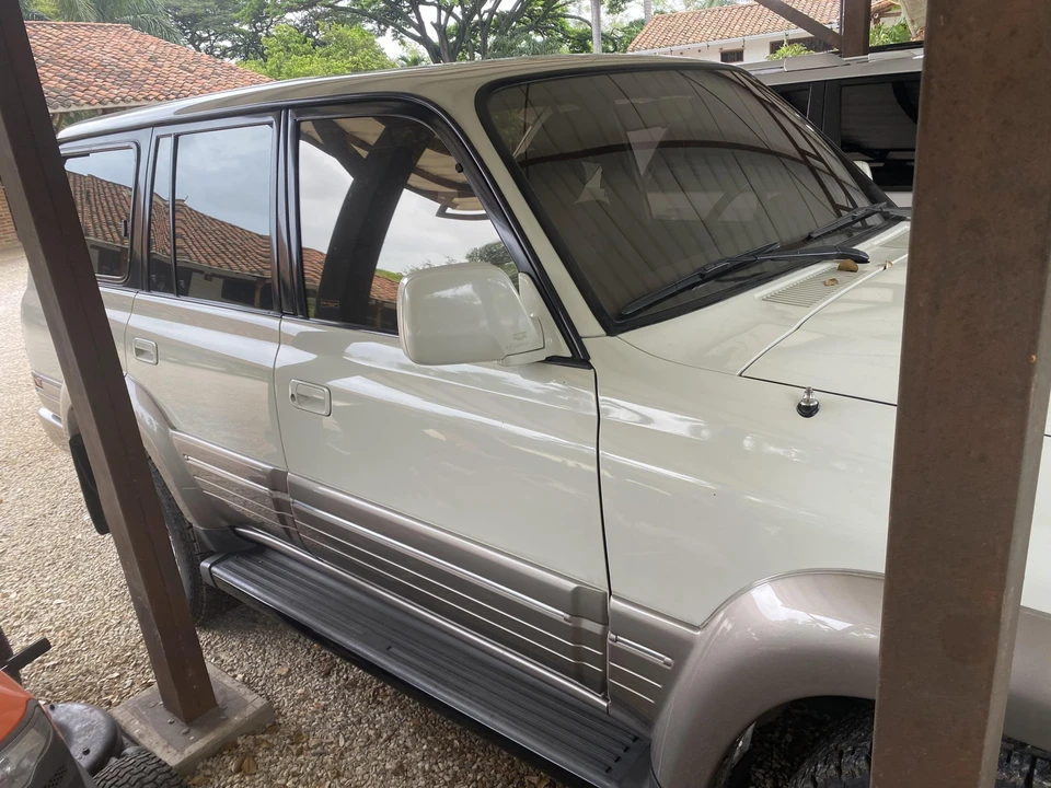 1996 Lexus LX 1st Gen - Image 11 of 31