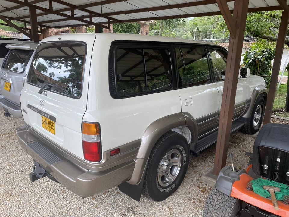 1996 Lexus LX 1st Gen - Image 8 of 31
