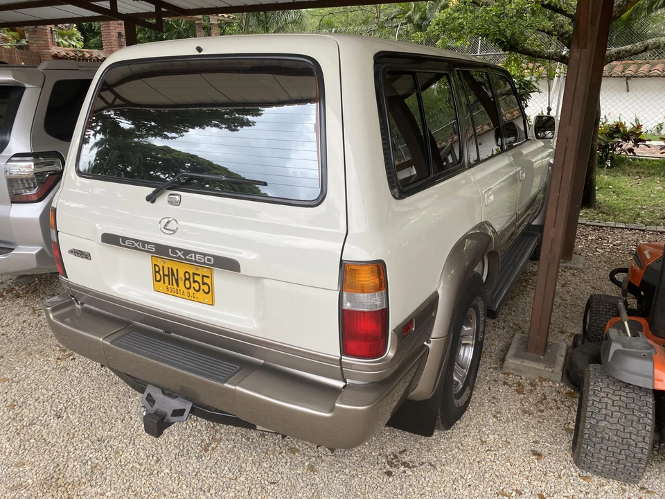 1996 Lexus LX 1st Gen - Image 9 of 31