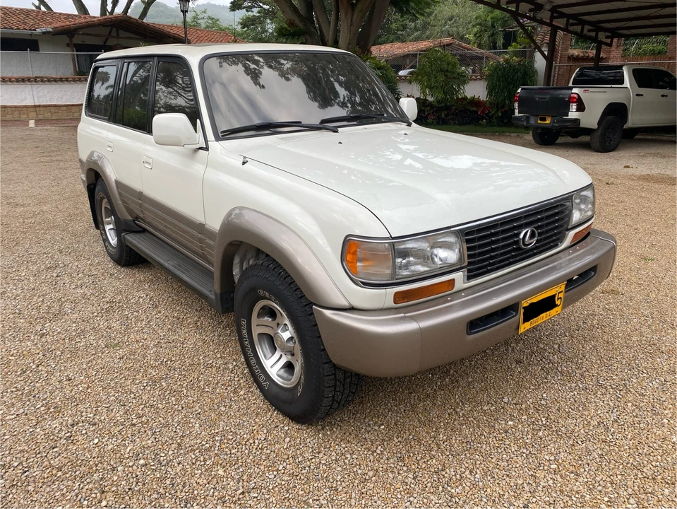 1996 Lexus LX 1st Gen - Image 3 of 31