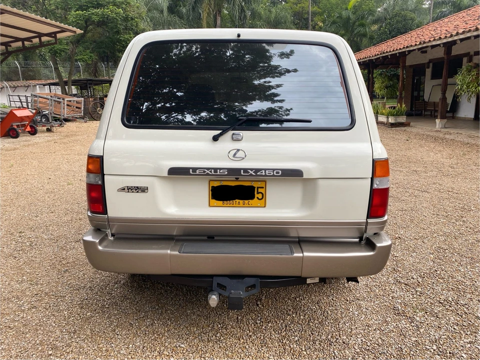 1996 Lexus LX 1st Gen - Image 5 of 31