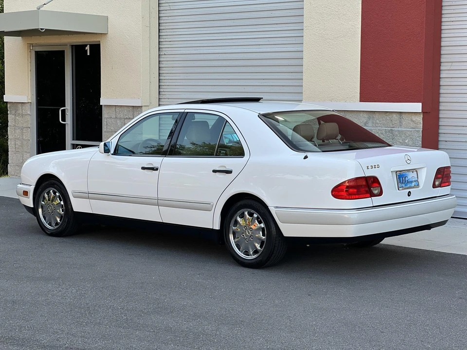 1996 Mercedes-Benz W210 E-Class - Image 11 of 31