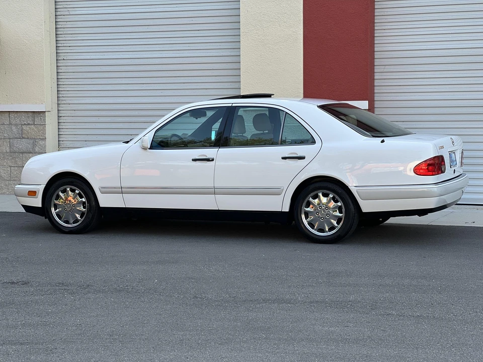 1996 Mercedes-Benz W210 E-Class - Image 10 of 31