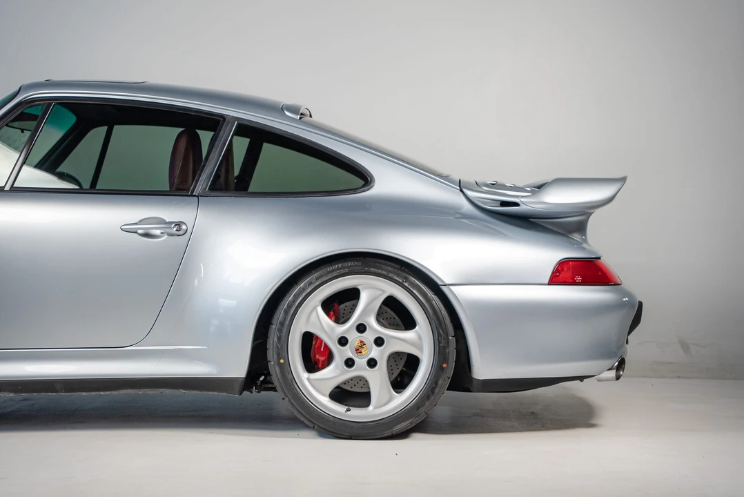 1996 Porsche 993 Carrera 4S - Image 17 of 31