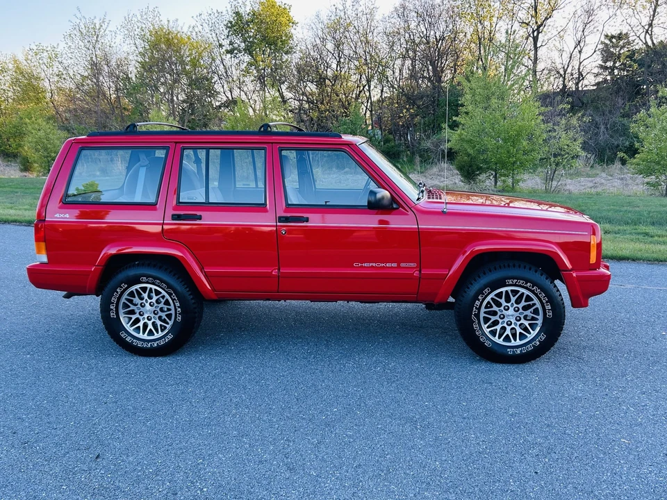 1997 Jeep XJ Cherokee - Image 8 of 31