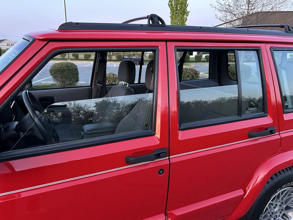 1997 Jeep XJ Cherokee - Image 18 of 31
