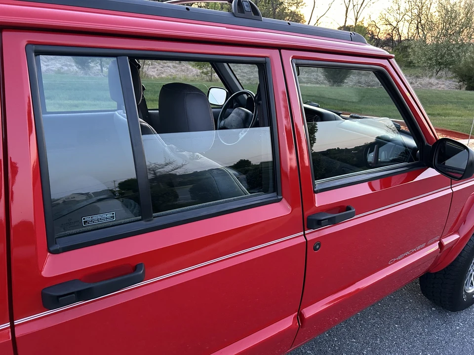 1997 Jeep XJ Cherokee - Image 19 of 31