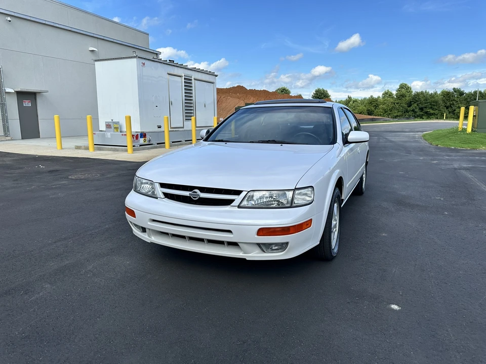 1997 Nissan Maxima 4th Gen - Image 4 of 31