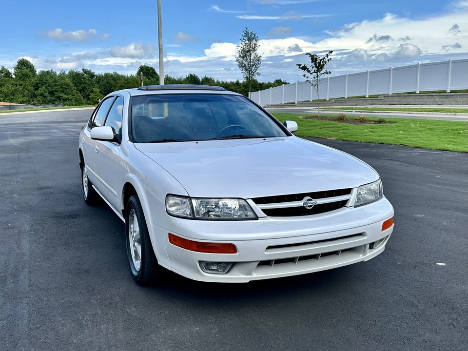 1997 Nissan Maxima 4th Gen - Image 2 of 31