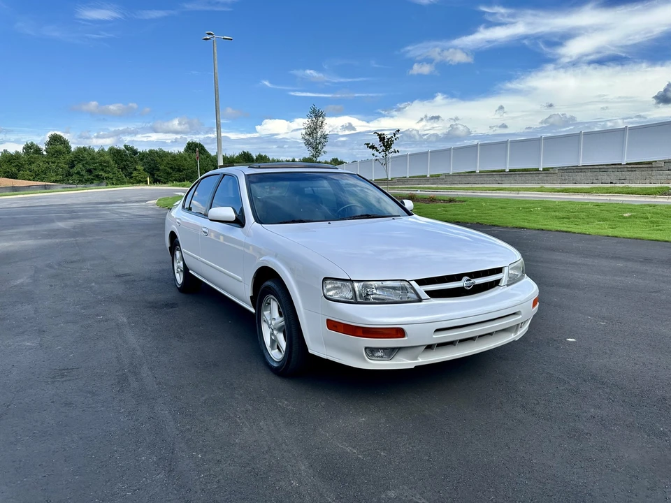 1997 Nissan Maxima 4th Gen - Image 19 of 31