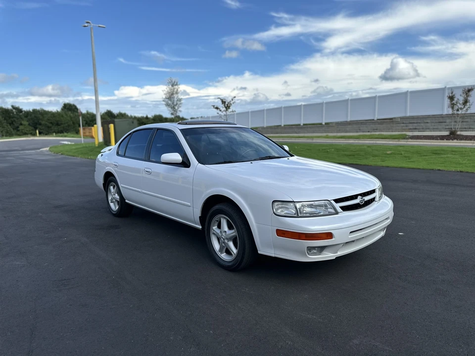 1997 Nissan Maxima 4th Gen - Image 17 of 31
