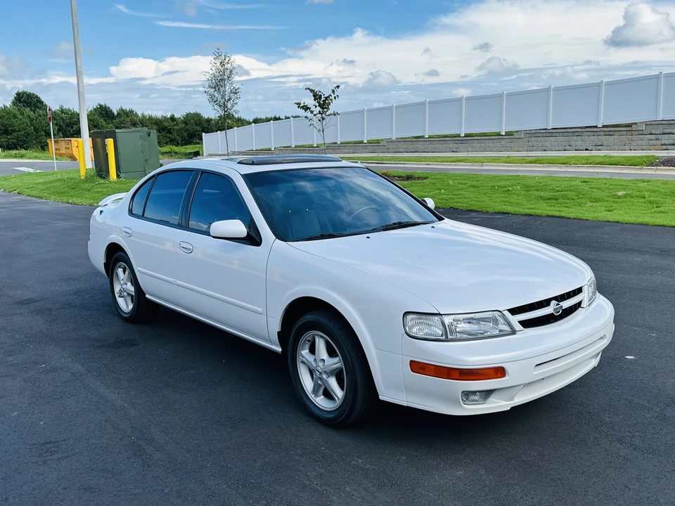 1997 Nissan Maxima 4th Gen - Image 18 of 31