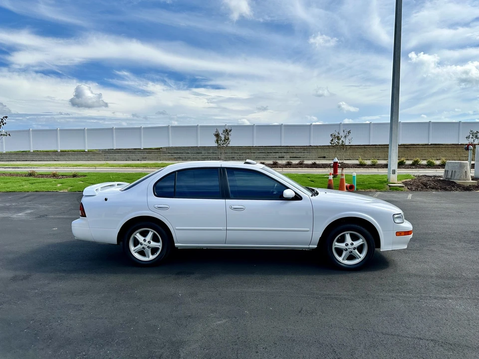 1997 Nissan Maxima 4th Gen - Image 15 of 31