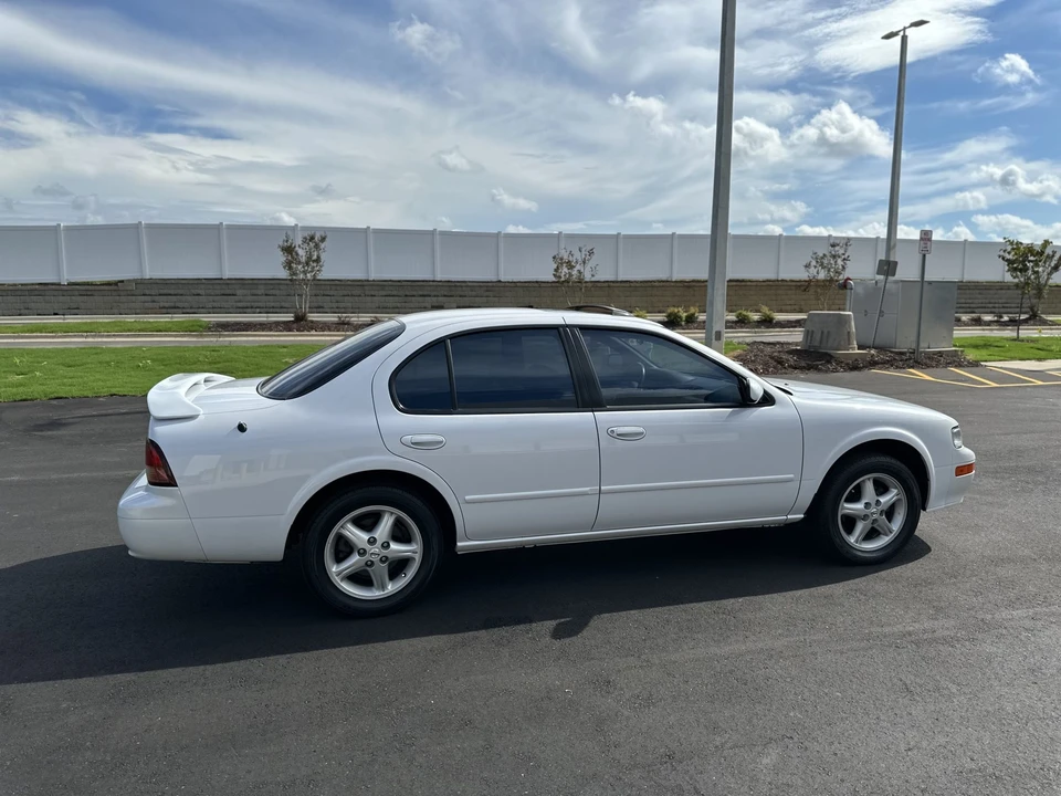 1997 Nissan Maxima 4th Gen - Image 14 of 31