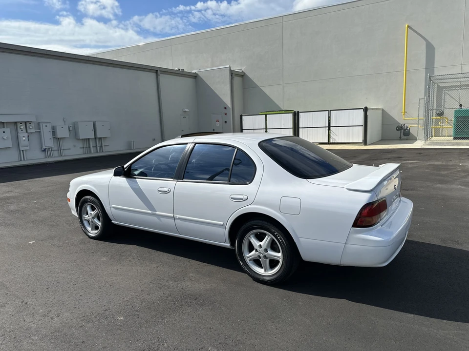 1997 Nissan Maxima 4th Gen - Image 9 of 31
