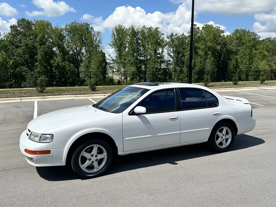 1997 Nissan Maxima 4th Gen - Image 7 of 31