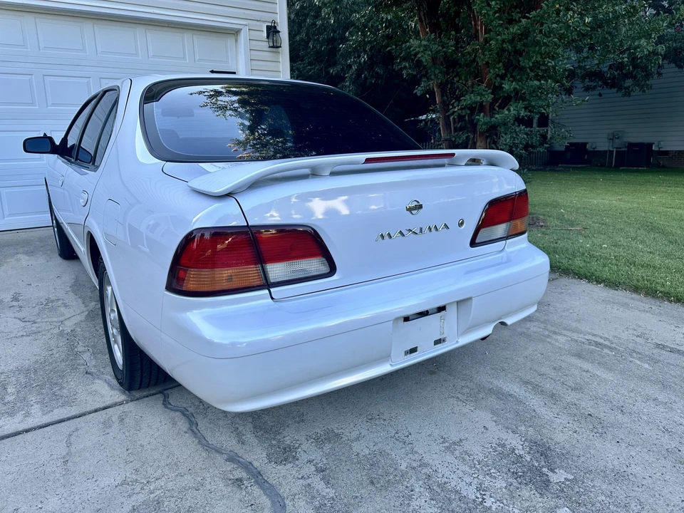 1997 Nissan Maxima 4th Gen - Image 12 of 31
