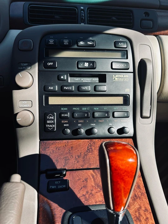 2000 Lexus SC400 - Image 29 of 31