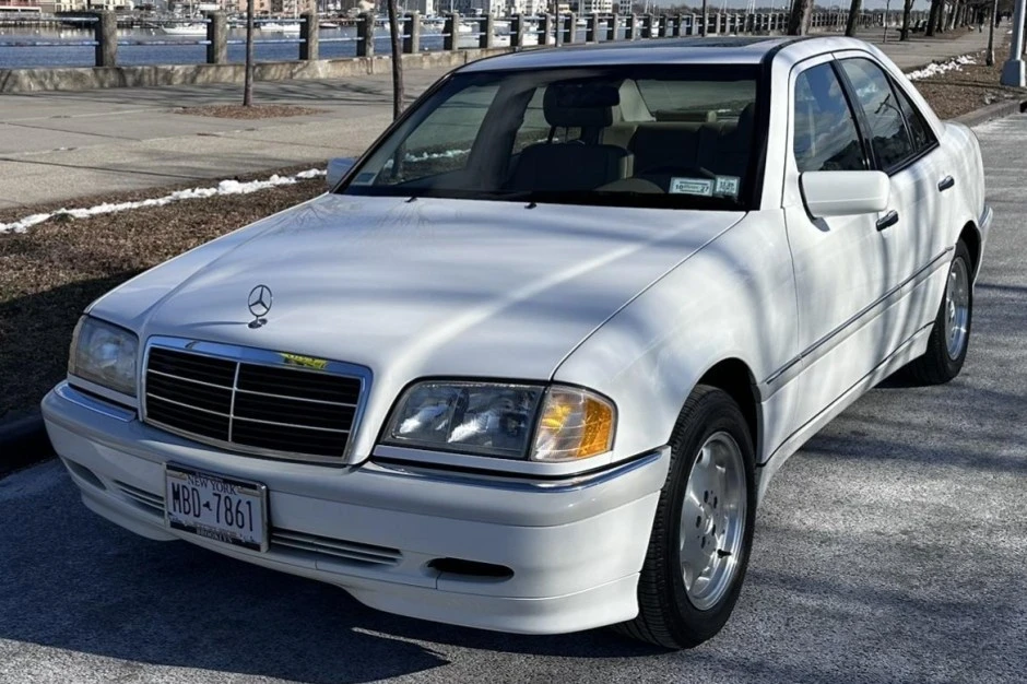2000 Mercedes-Benz W202 C-Class - Image 1 of 7