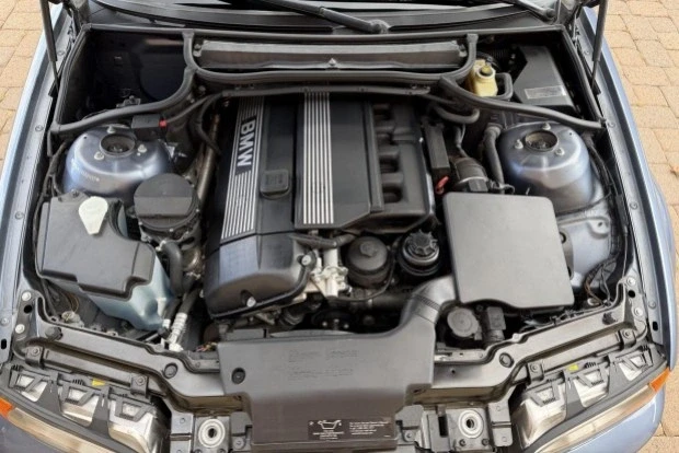 2001 BMW E46 330i & 330Ci - Image 6 of 8