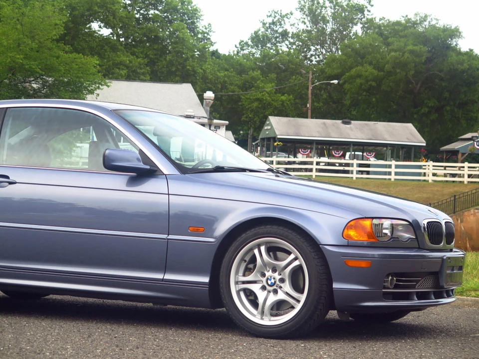 2001 BMW E46 330i & 330Ci - Image 30 of 31