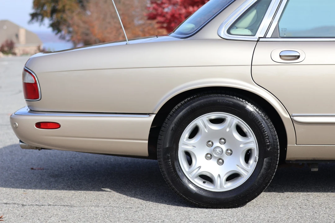 2001 Jaguar X308 XJ - Image 18 of 31