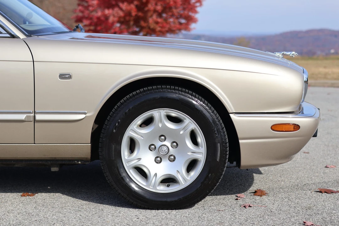 2001 Jaguar X308 XJ - Image 28 of 31